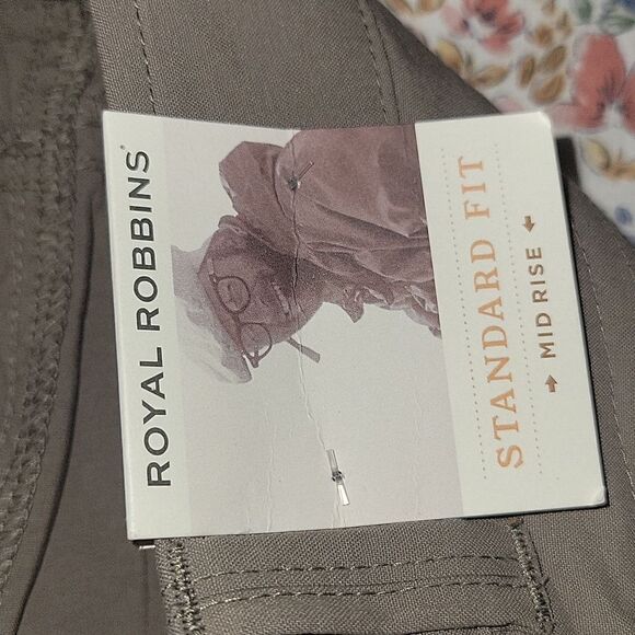 ROYAL ROBBINS WOMENS DISCOVERY  CAPRIS PANTS SIZE 4 NWT TAUPE UPF50  MID RISE - Picture 4 of 8